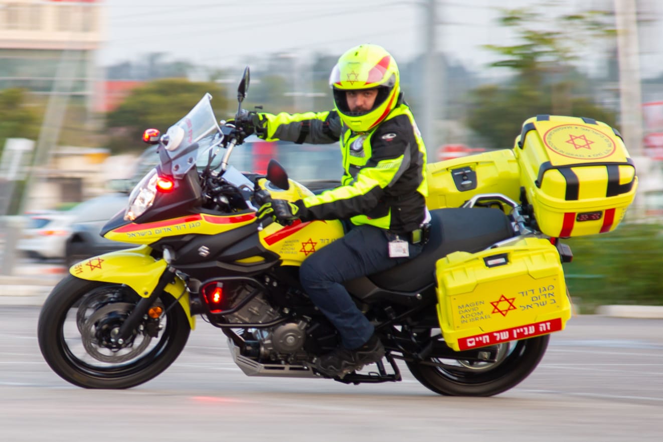אופנוע מגן דוד אדום - צילום שחר חזקלביץ תיעוד מבצעי מד"א